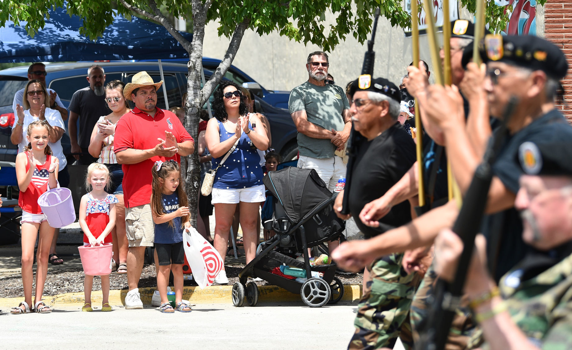 070519-mda-nws-em4thparade-011a.jpg